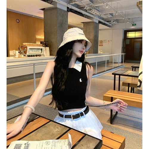 Дизайнерский летний трикотажный жилет, с вышивкой, тренд сезона, по фигуре, воротник поло