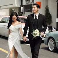 Черный костюм, жилет, штаны, рубашка, галстук