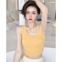 Multi-color into ~ thin hot girl with a navel I-shaped vest sleeveless sling and wearing a bottom short slim top