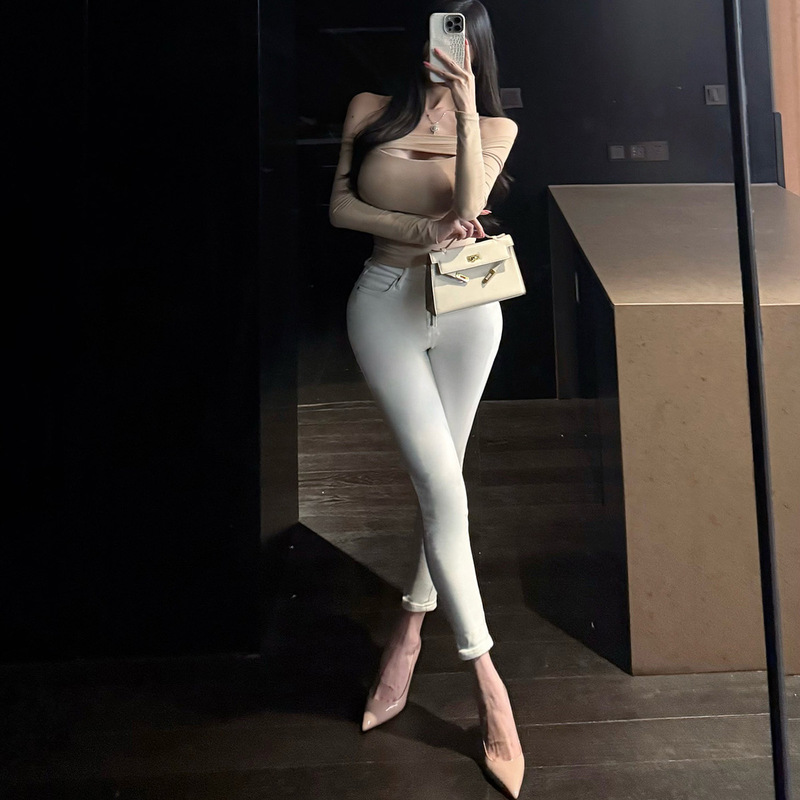 Fishy Girl's Korean-Style Straight-Leg Pants for Women, Perfect for Winter! Comes with Built-In Hip Pads! Thin Fleece-Lined White Jeans for Women