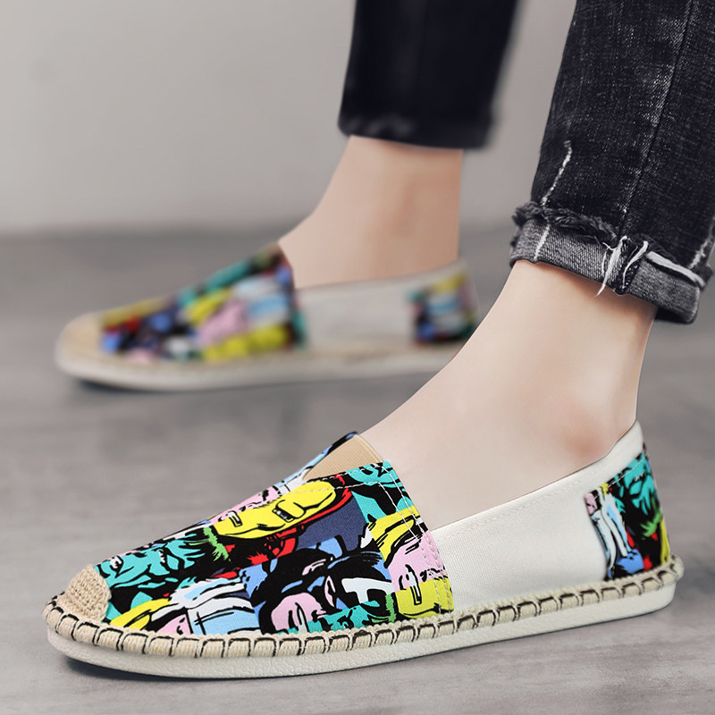 2022 new Korean version of the trend of men's shoes all-match casual lazy shoes beanie shoes men's social boy flower cloth tide shoes