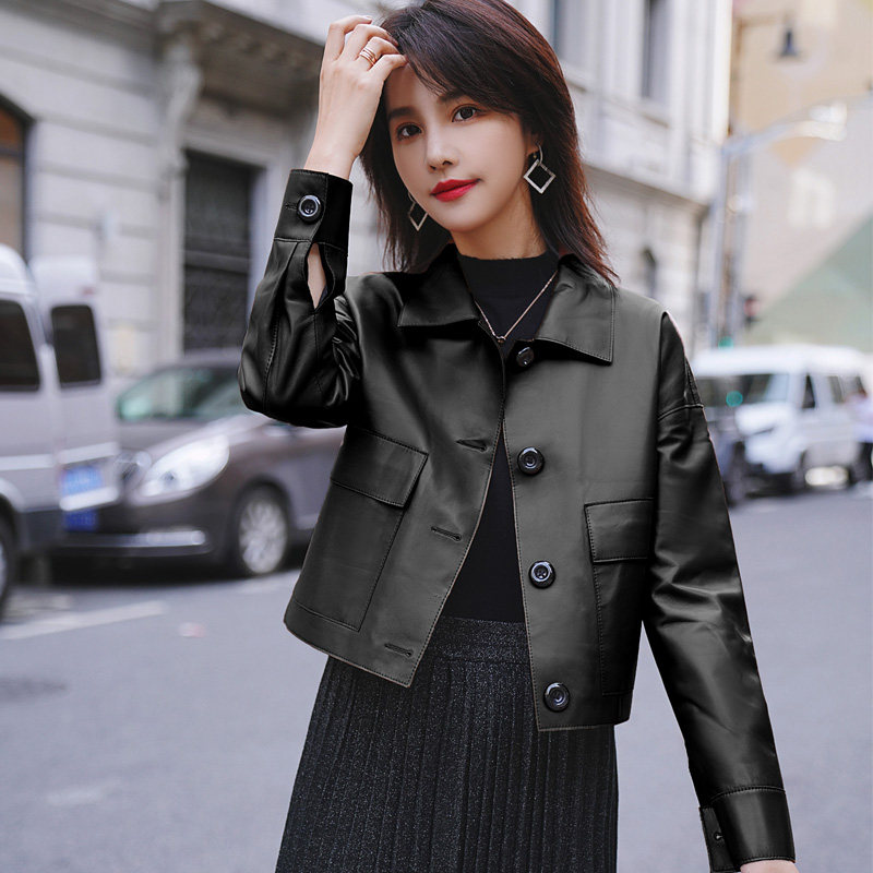 2022 - The new autumn and winter fur skin button short overhaul locomotive casual jacket coat