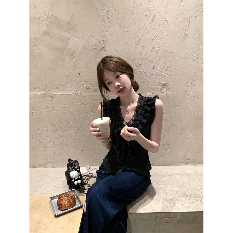 Femalepilot Black Heavy Lace Patchwork V-Neck Shirt Summer Design Ruffled Sleeveless Top