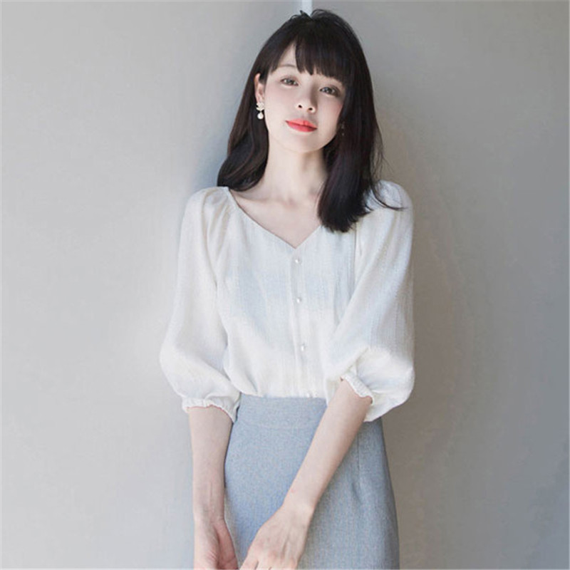 Chiffon shirt women's summer new design sense niche short-sleeved top light familiar V-neck Western style puff sleeve shirt summer