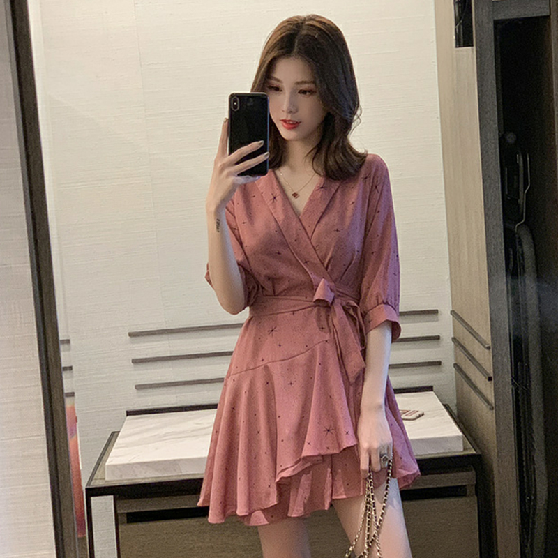 Snowspun Ocean Dress Woman 2022 Summer New Korean version V collar lacing collection waist small sub-display slim lotus leaf side skirt