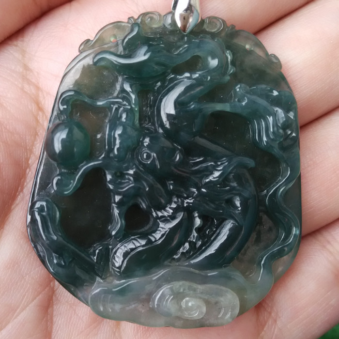 Emerald dragon card pendant pendant A cargo emerald oil Qinglong A cargo processing Xiu jade yellow white Old jade river grinding jade dragon pendant