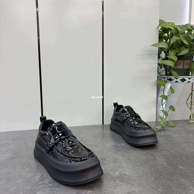 Buckle Fashion Loafers 26 Autumn New Patent Leather Glossy Thick-Soled Men's Slip-On Trendy Versatile Casual Shoes Buckle Fashion Loafers 26 Autumn New Patent Leather Glossy Thick-Soled Men's Slip-On Trendy Versatile Casual Shoes