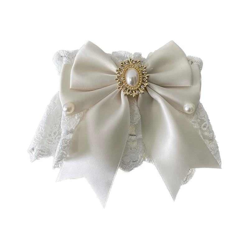 White scarf, lace eating bib