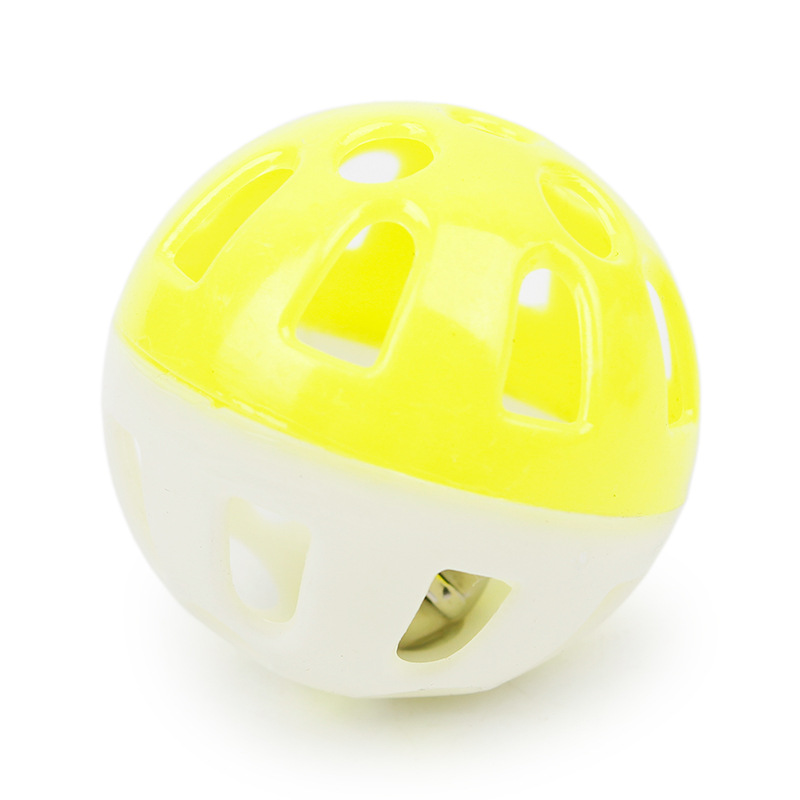 Pet chơi Nhựa hollow chuông bóng đồ chơi Mèo đồ chơi con chó đồ chơi Chuông bóng đôi bóng màu đặc biệt cung cấp đồ chơi cho mèo con