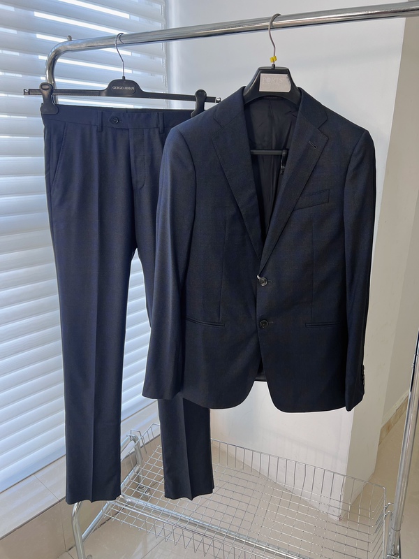 Armani Men's Suit Dark Plaid Business Casual Blazer