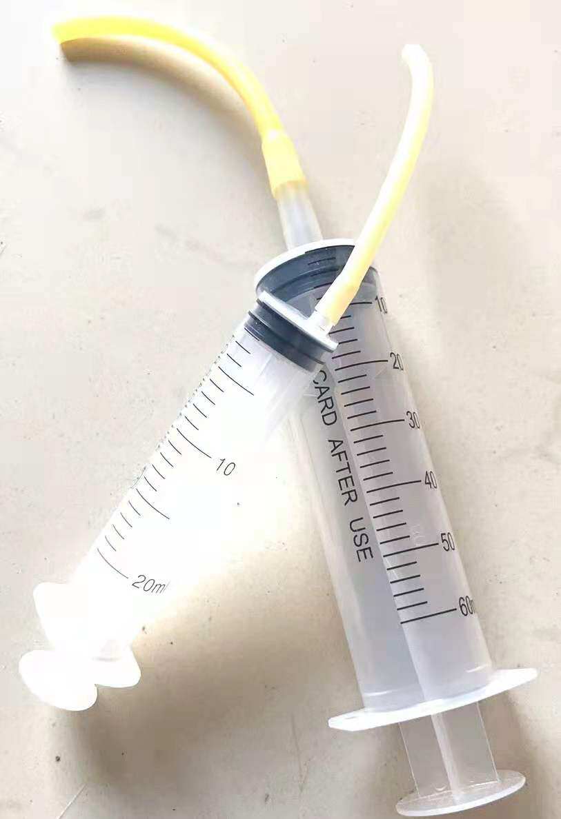 Pigeons use the needle tube hose 20 ml 60 ml Competition on the front of the cage to pour the drug special when it is sick