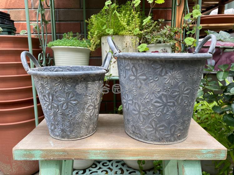 Outdoor garden as an old carved floral printed gardening Ocean tinder Bucket Flower Pots Grocery Retro two basins Double ears