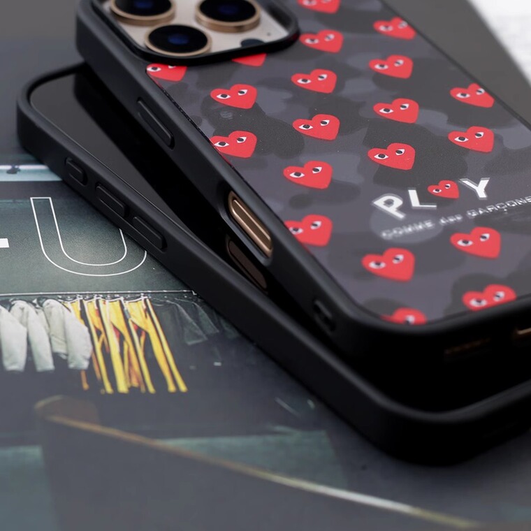 Comme Des Garcons Play New MagSafe Luxury Plus/Pro/Max – 16, 15, 14, 13, 12 iPhone Case