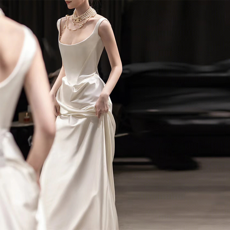 Queen Mother West French Light Wedding 2024 new high -end satin minimalist retro tail tail slim Queen Mother West French Light Wedding 2024 new high -end satin minimalist retro tail tail slim