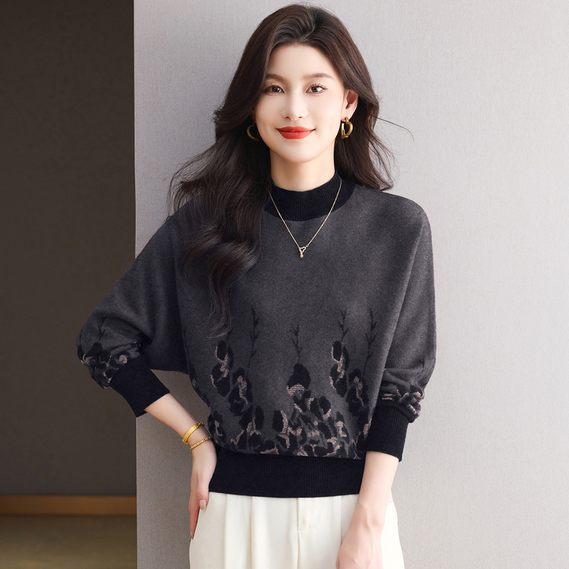 Base Layer Sweater 2026 Autumn and Winter New Short Cashmere Sweater for Women Batwing Knit Top Outerwear Thick Jacquard Sweater
