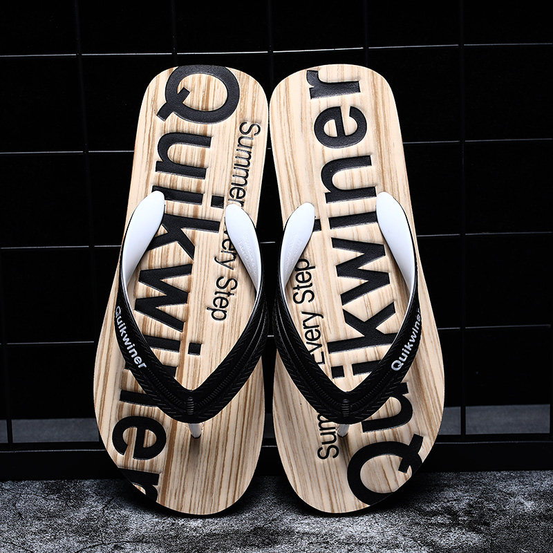 Slippers men's summer 2020 new fashion outwear herringbone slippers trendy Korean version clip feet drag individuality non-slip beach shoes