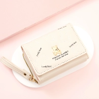 Белый, с медвежатами