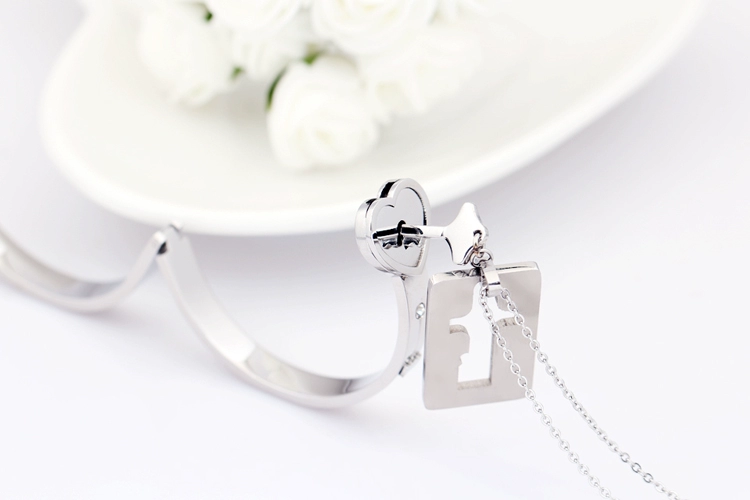 S925 sterling bạc đôi vòng đeo tay một cặp khóa sáng tạo đồng tâm khóa vòng cổ nam và nữ vòng tay quà tặng sinh viên có thể được chữ - Vòng đeo tay Cuff vòng tay tỳ hưu