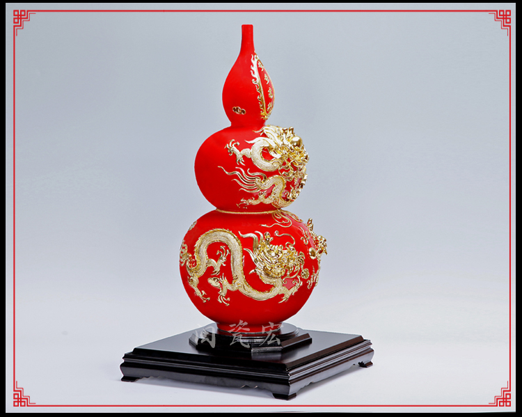 Really sheng Chinese red porcelain paint line carve gourd bottle opening step gift villa furnishing articles version into the sitting room