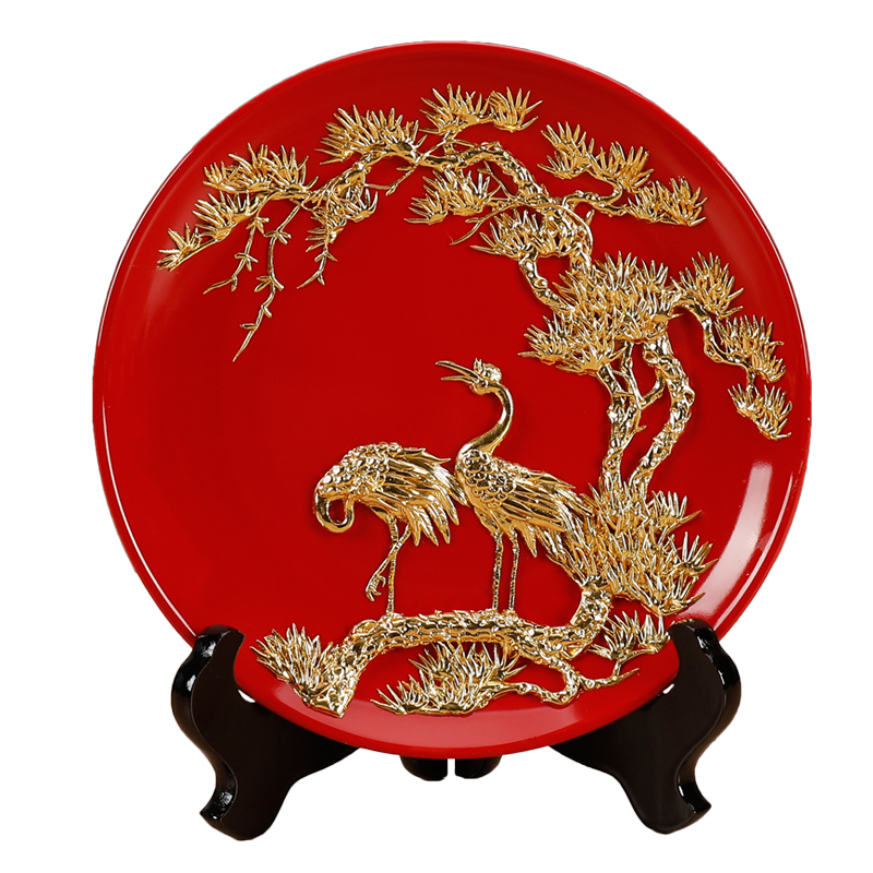 Really sheng paint line carve ceramic decoration plate furnishing articles sitting room plate plate pine crane, live to send the old man hand in xiamen