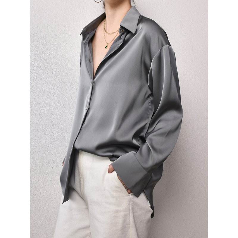 High-End Gray Imitation Acetate Satin Shirt, Loose Fit, Plus Size Women's Drop Shoulder Sleeves, Drapey, Lazy, Glossy, Niche Top