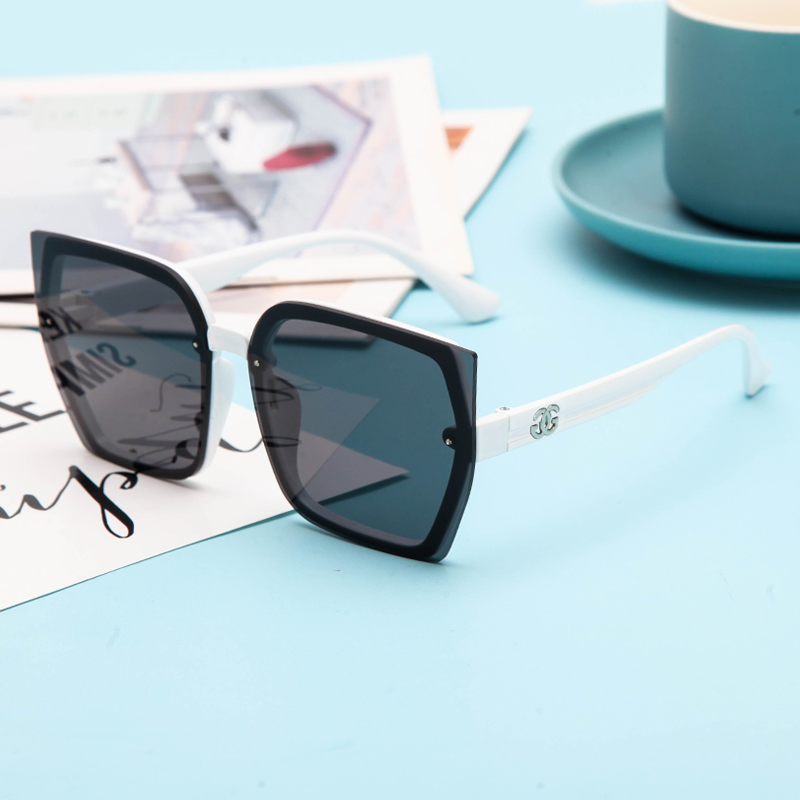 White Frame Grey Sheet [Box Cloth]glasses female Online red money Sunglasses ultraviolet-proof ma'am Sunglasses 2021 new pattern fashion eye Korean version tide Retro
