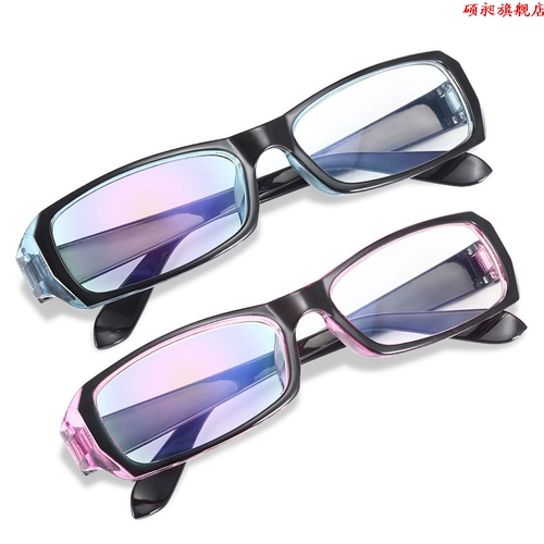 용접 용접 전기 용접공 용접공 이 한 아크 용접 자외선 도수 가 없는 빛 이 안경 쓰고 있다.