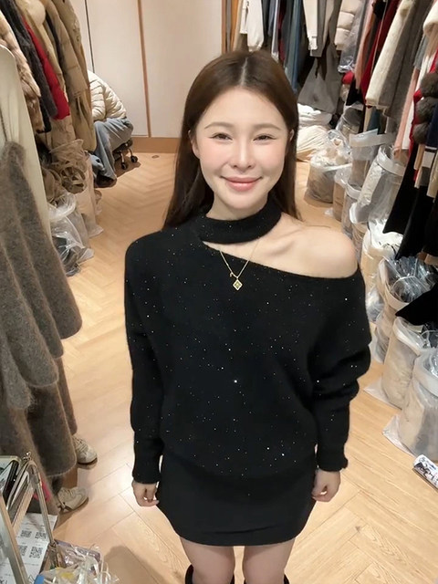 Korean-Style Black One-Shoulder Sequined Sweater for Women, a Very Stylish Outerwear or Innerwear Unique Knit Top for Autumn and Winter