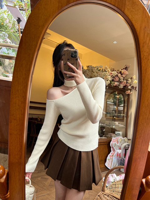 Korean-Style Halter Neck One-Shoulder Slim-Fit Knit Sweater for Women, Autumn and Winter Design, Off-Shoulder Base Sweater, Soft and Cozy Inner Wear Top