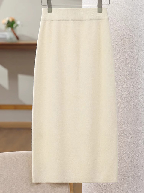 Autumn and Winter Wool Knitted Skirt for Women 2025 New High-Waisted Elegant Straight Pencil Skirt Thickened Slimming Long Skirt