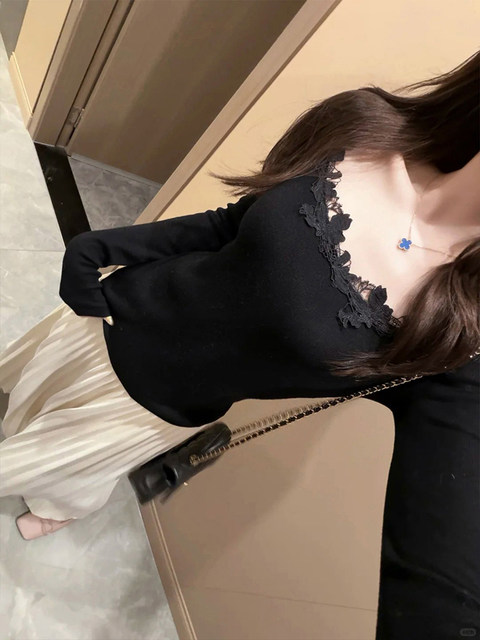 Gentle and Elegant Style Lace Patchwork Knit Sweater for Women, Spring Slim-Fit Base Layer Sweater, Stunningly Beautiful Top