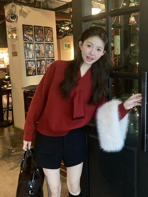 Korean-Style Atmospheric Warm Scarf, New Year Red Sweater for Women, Winter Thickened Lazy High-End Inner Knit Top