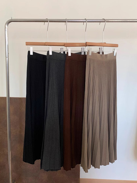 Black Wool Knit Skirt for Women, Autumn and Winter, High-Waisted, Slimming, Thickened Pleated Skirt, Petite, Elegant A-Line Long Skirt