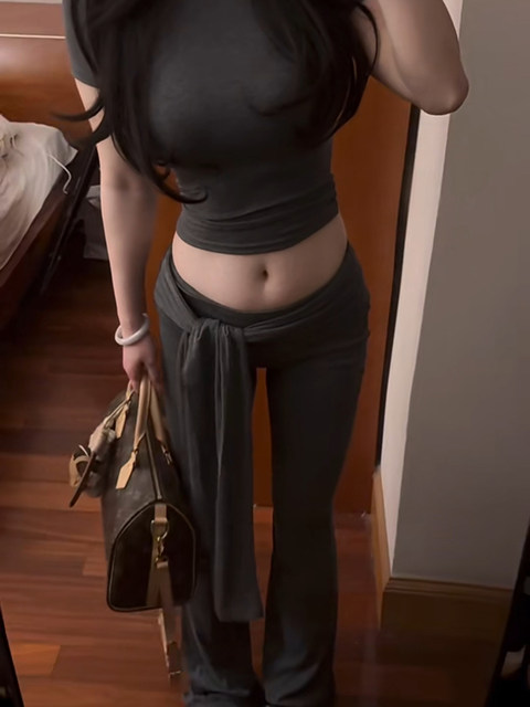 Summer Gray Round Neck Tight-Fitting Short-Sleeved T-Shirt for Women 2025 New Style Hot Girl Shoulder-Length Bottoming Shirt Waist-Cinching Short Top