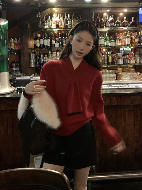 Korean-Style Atmospheric Warm Scarf, New Year Red Sweater for Women, Winter Thickened Lazy High-End Inner Knit Top