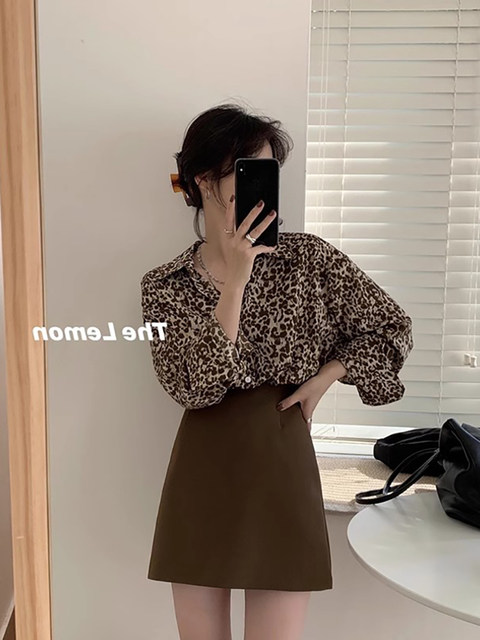 Design-Focused Niche Leopard Print Long-Sleeve Shirt for Women, 2025 Early Spring New Style, Retro Hong Kong Style, Fashionable and Elegant Top