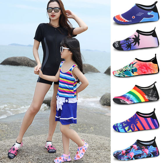 Beach socks shoes men and women diving snorkeling children wading swimming shoes non-slip anti-cut soft bottom barefoot catch the sea and trace the river shoes