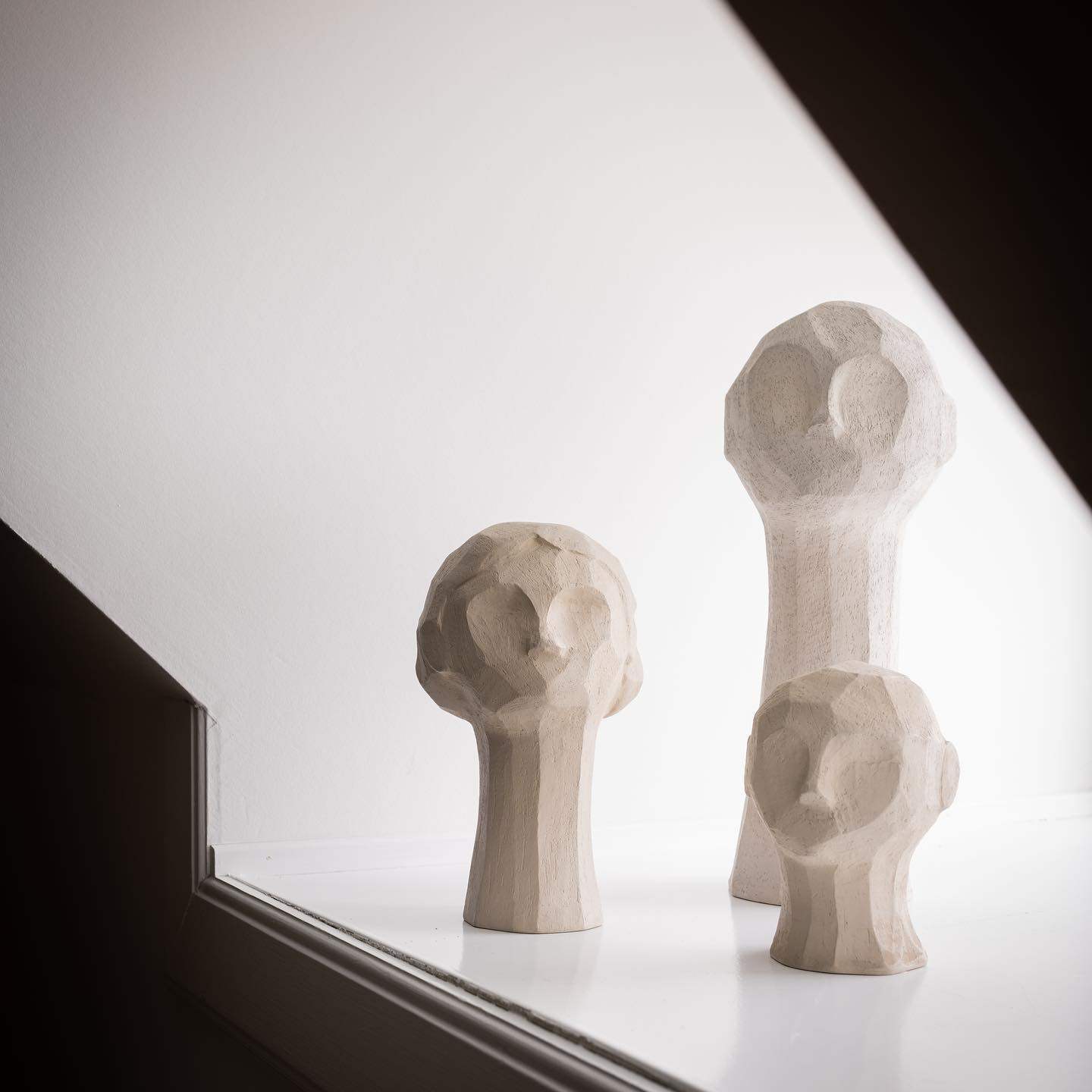 Swedish Cooee Design artist joint pure hand working portrait sculpture creative pendulum piece plaster art-Taobao