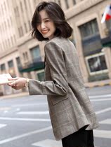 Plaid blazer womens British style 2021 spring and summer new Korean version of casual retro three-point sleeve small suit top