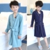 Childrens áo choàng tắm bé trai sleepgown bé mùa xuân và mùa thu trẻ em lớn đồ ngủ mùa hè dài váy hơi mỏng cậu bé đang ngủ. 