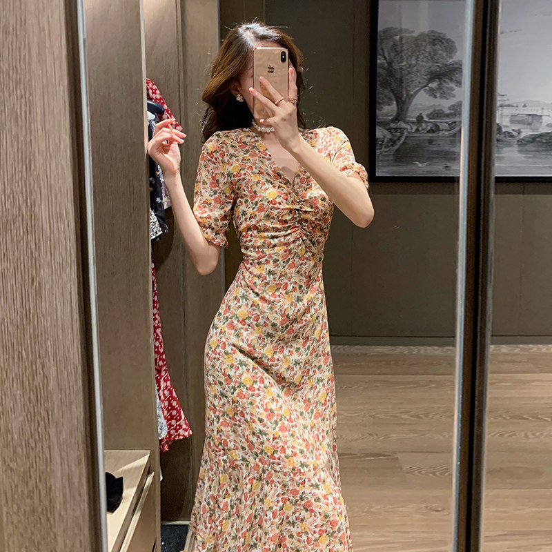Oil painting style small floral dress summer long version 2022 new can be salty and sweet V-neck sweet temperament chiffon skirt