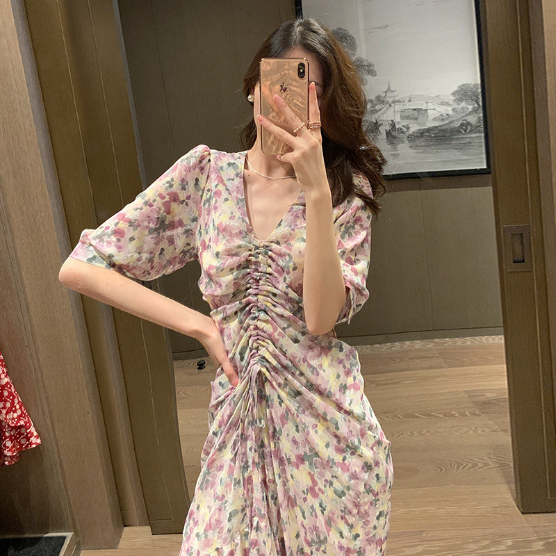 First love floral skirt female summer 2021 new retro oil painting style V-neck waist drawstring dress chiffon dress