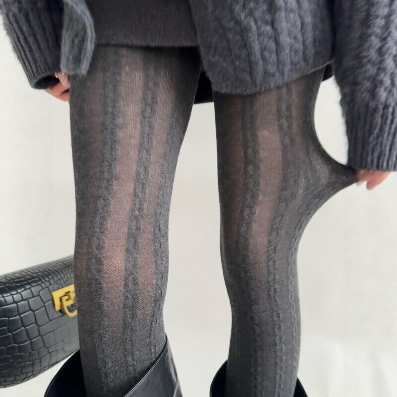 Sister Who Doesn'T Wear Pantyhose Doesn'T Wear These! the Same Style of Cable Knit Pantyhose from the C Brand Is Amazing! a Very Sophisticated Outfit