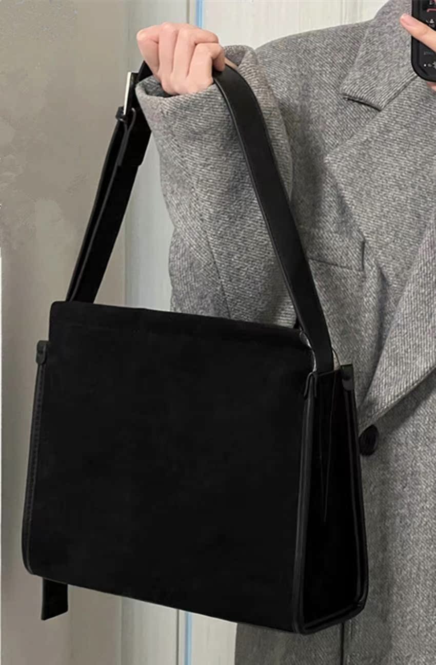 Teachers use bags for ladies to work in 2023 new commuter large - capacity slug mailman Tot pack