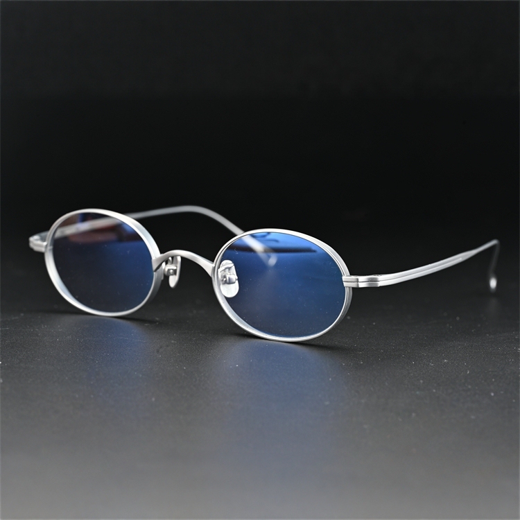 Highly Lightweight Nearsighted Glasses for Men and Women, Ultra-Light Titanium Frames with Photochromic Lenses, Ultra-Light 6695 Highly Lightweight Nearsighted Glasses for Men and Women, Ultra-Light Titanium Frames with Photochromic Lenses, Ultra-Light 6695
