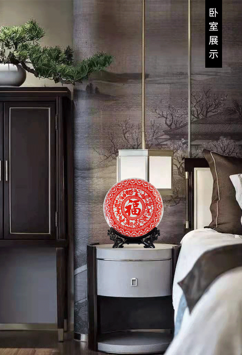 Jingdezhen ceramics hanging plate furnishing articles red son everyone living room rich ancient frame of modern Chinese style household ornament