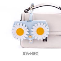 Синие маленькие крышки