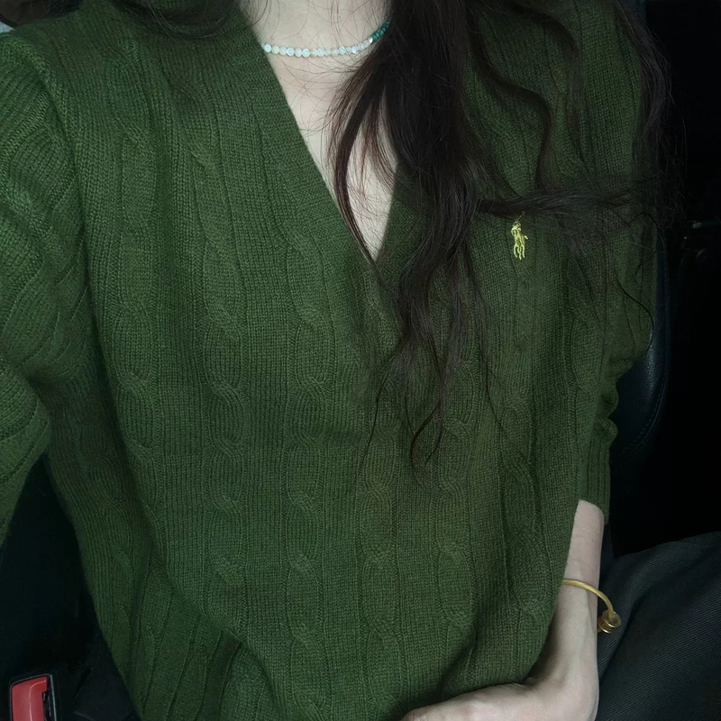 Green V-Neck Long-Sleeved Knitted Sweater for Women, Pullover, Autum Loose Slimming Look Jacket, Versatile and Lazy Top with Design