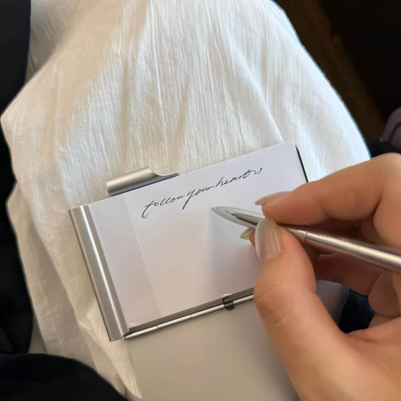 Note是什么意思?如何准确理解note这个英文词的中文翻译?从笔记本到便签,note有哪些常见的含义?-翻译-淘宝百科网