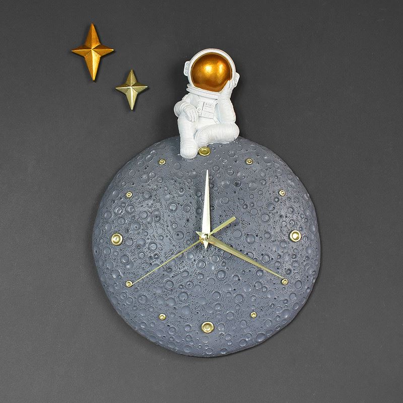 Astronaut wall decoration Astronaut wall hanging luxury living room dining table pendant children's room bedside background wall northern Europe